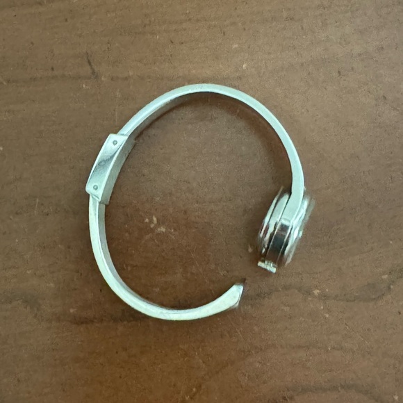 Bulova Accutron Ladies Watch stainless steel bangle Bracelet Quartz - Picture 3 of 5